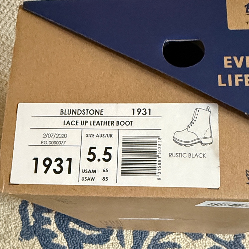 Blundstone Women’s Dark Gray Lace-Up Boots - Picture 4 of 4